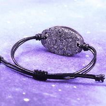 Load image into Gallery viewer, Orgonite bracelet with Amethyst stones surrounding a central cluster of Green Aventurine stones. Features silver foil shavings and a Sri Yantra energy patch.